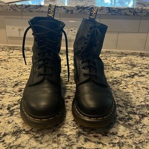 DR. MARTENS Pascal Boot women’s 7